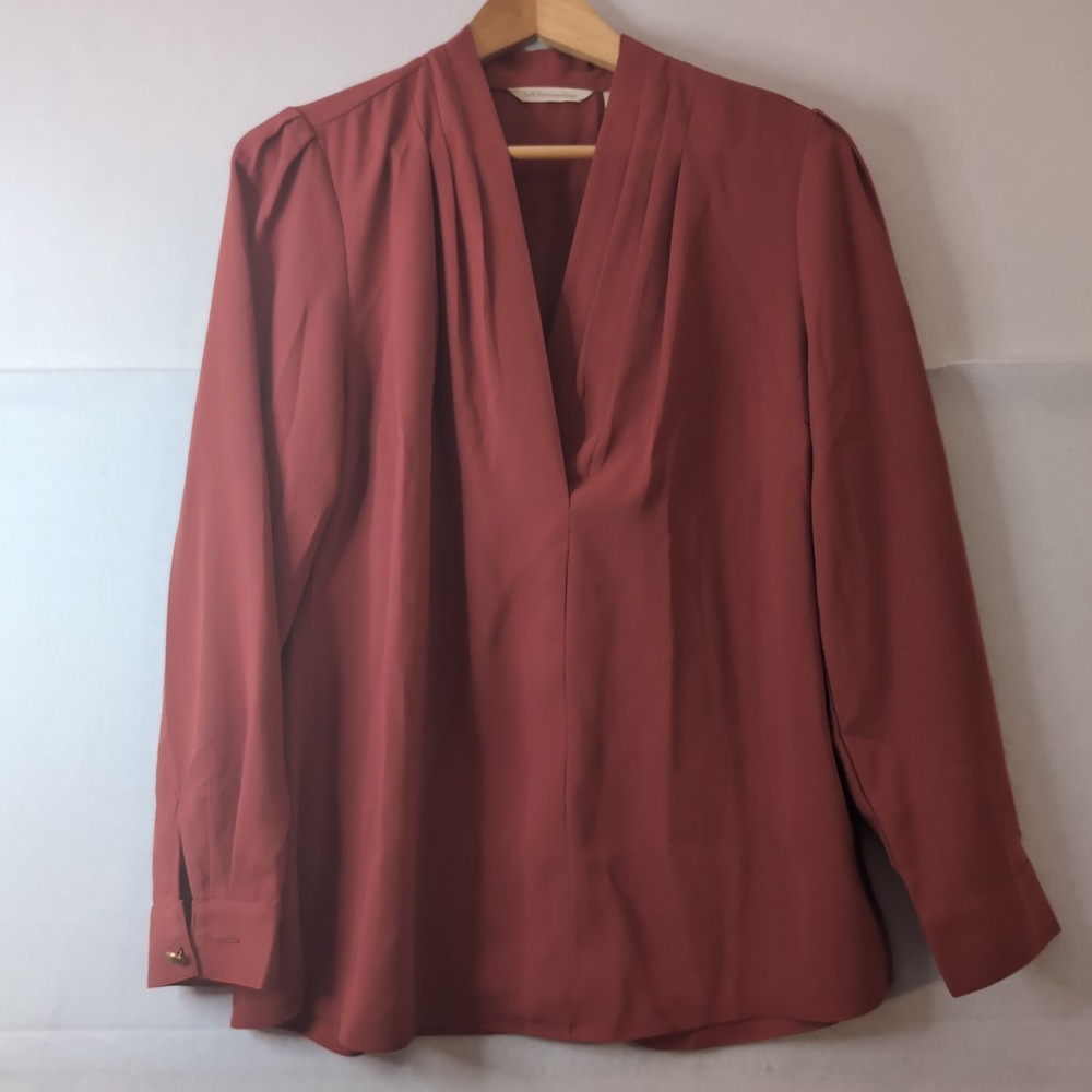 Soft Surroundings Akira Blouse Garnet Red Pleated V-Neck Top Size M 2GA84 NEW
